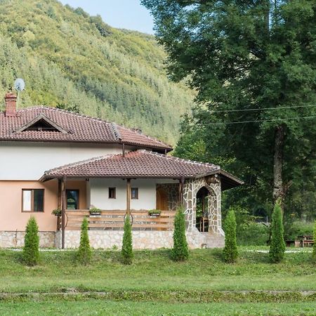 Къща за гости Черна река Рибариця Екстер'єр фото